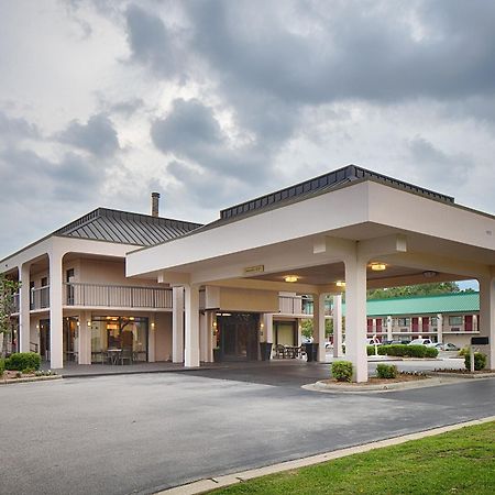 Motel 6 Fayetteville - I-95 Zewnętrze zdjęcie