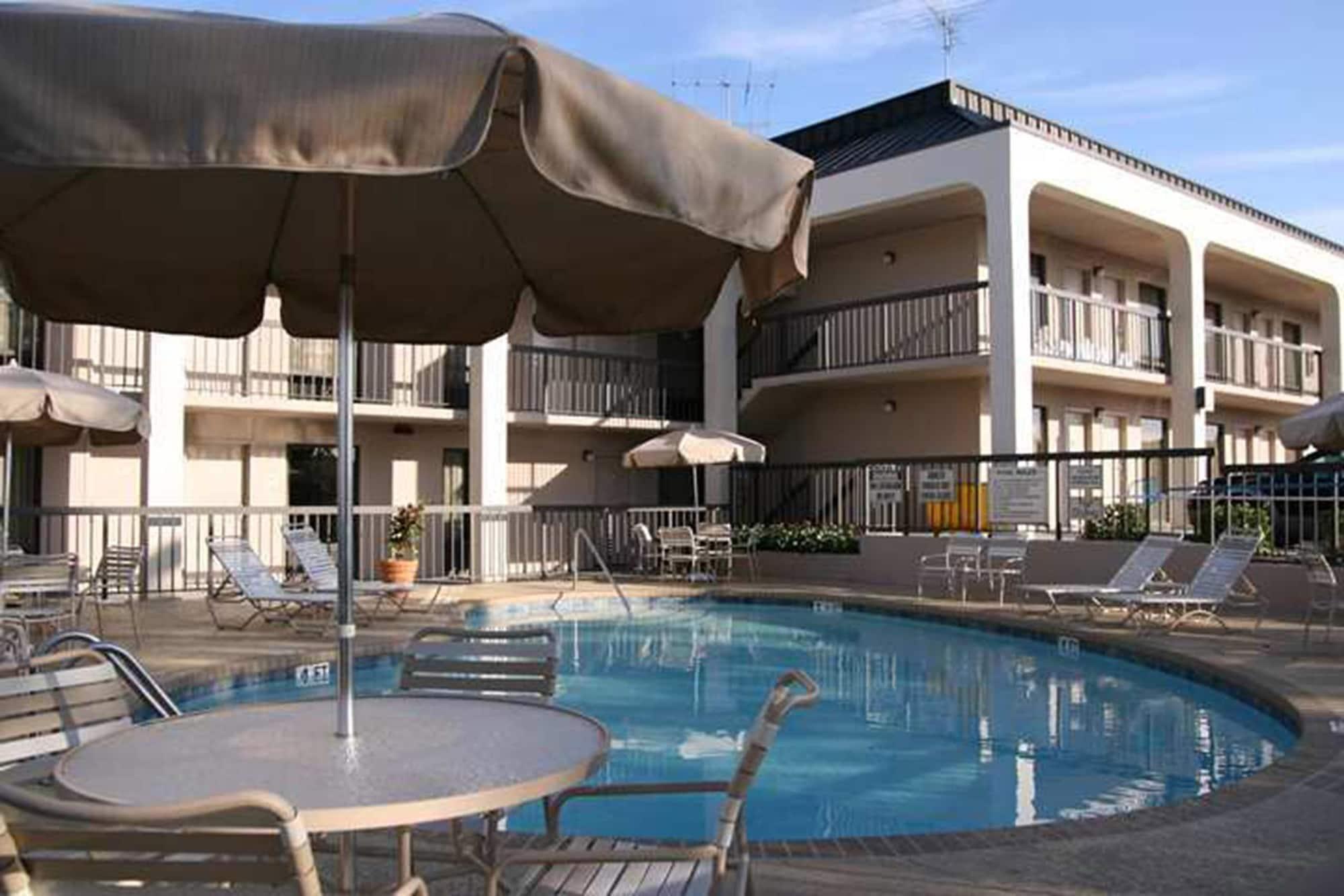 Motel 6 Fayetteville - I-95 Zewnętrze zdjęcie